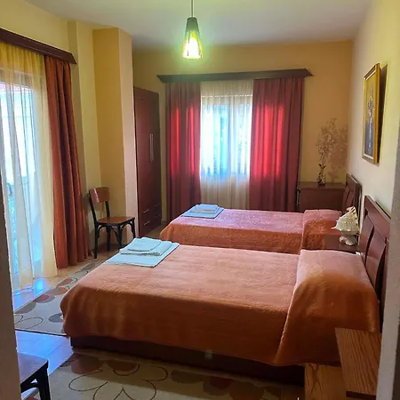 Pearl Pogradec